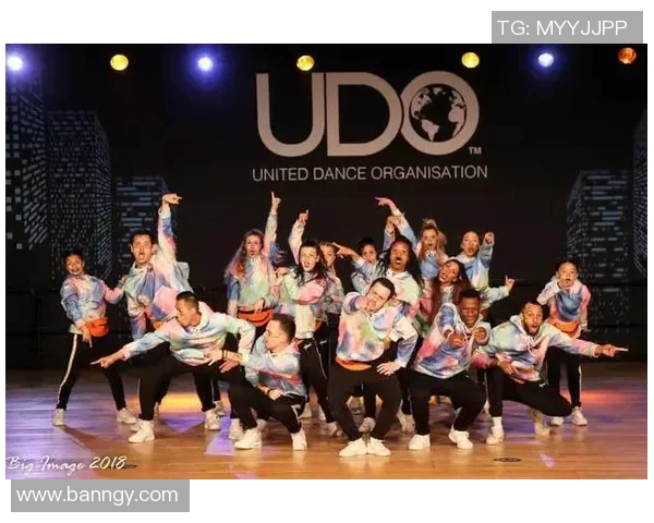 北京街舞队在世界攀岩锦标赛中的精彩表现与比赛经验分析 北京街舞队在世界攀岩锦标赛中的精彩表现与比赛经验分析