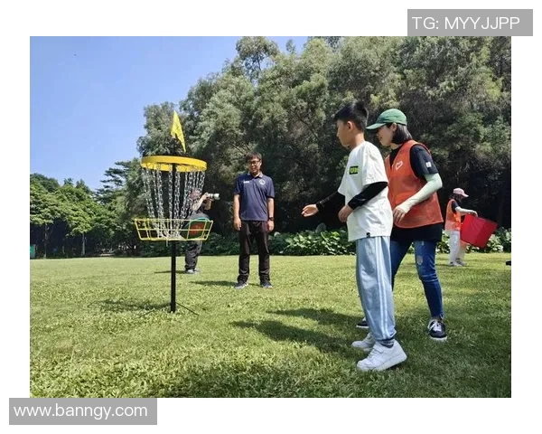 周芳独家揭秘飞盘技巧与心得分享助你轻松掌握这项运动的魅力与乐趣 周芳独家揭秘飞盘技巧与心得分享助你轻松掌握这项运动的魅力与乐趣