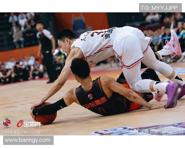 杭州羽毛球队整体表现分析:压制对手与失误的双重影响 杭州羽毛球队整体表现分析:压制对手与失误的双重影响