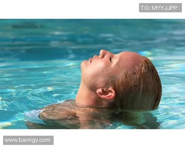 温泉度假与泳装时尚完美融合享受极致放松与美丽时光